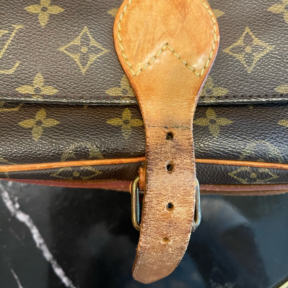GUC LOUIS VUITTON Cartouchiere Monogram Shoulder Handbag - Picture 2 of 10